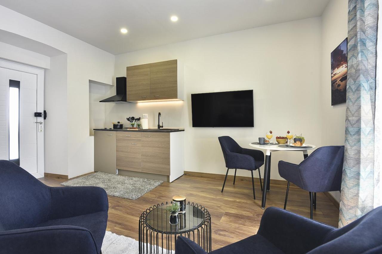 D&A Central Luxury Apartments With Free Parking Pula Ngoại thất bức ảnh