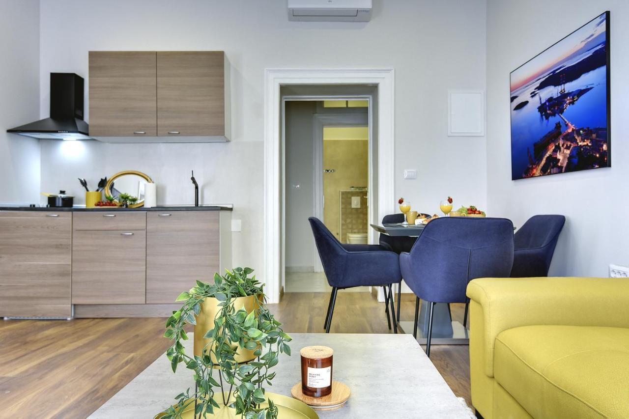 D&A Central Luxury Apartments With Free Parking Pula Ngoại thất bức ảnh