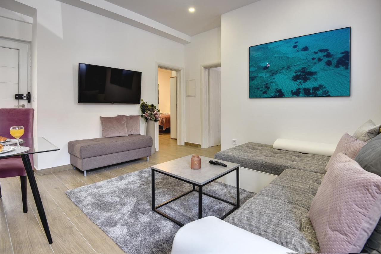 D&A Central Luxury Apartments With Free Parking Pula Ngoại thất bức ảnh