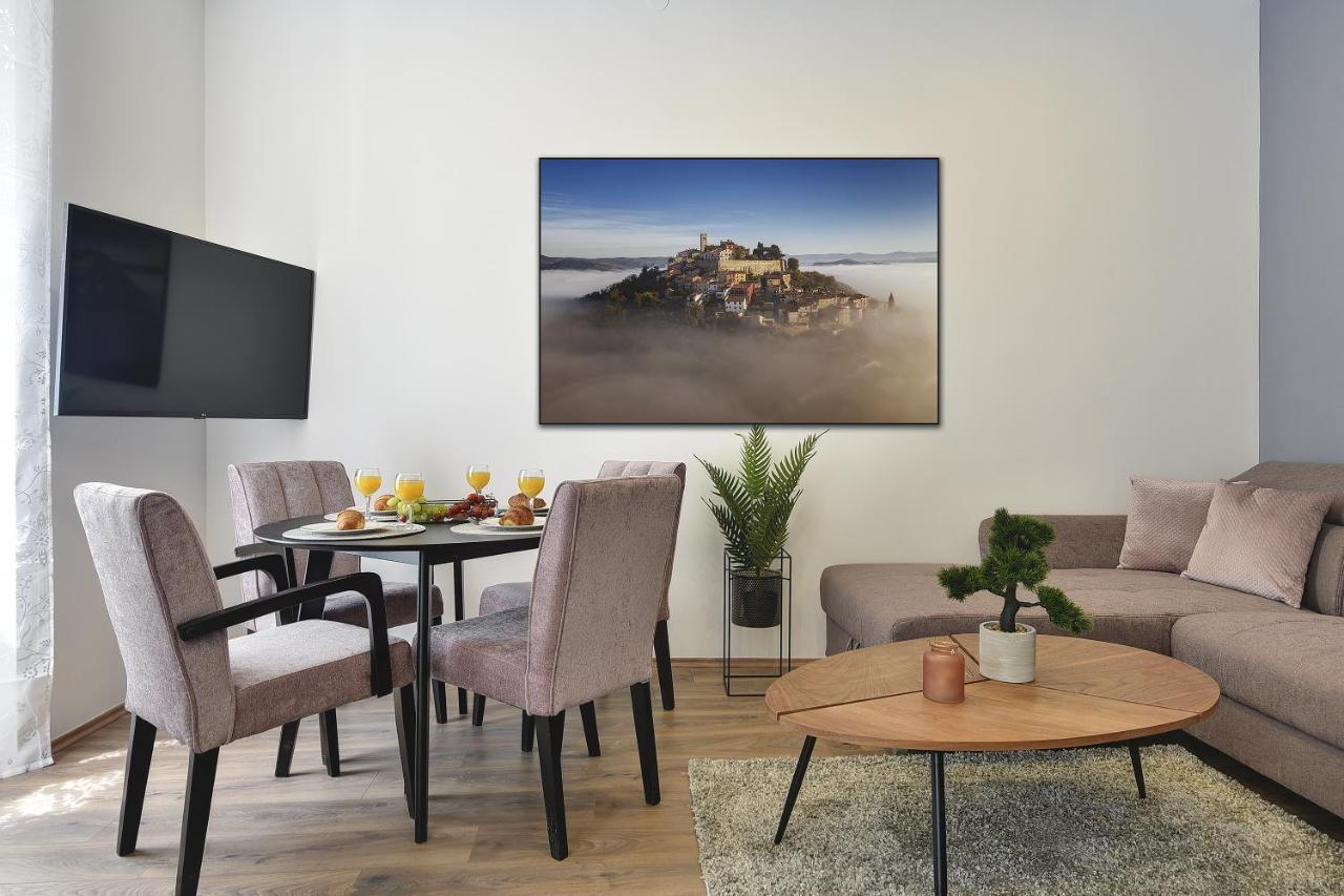 D&A Central Luxury Apartments With Free Parking Pula Ngoại thất bức ảnh