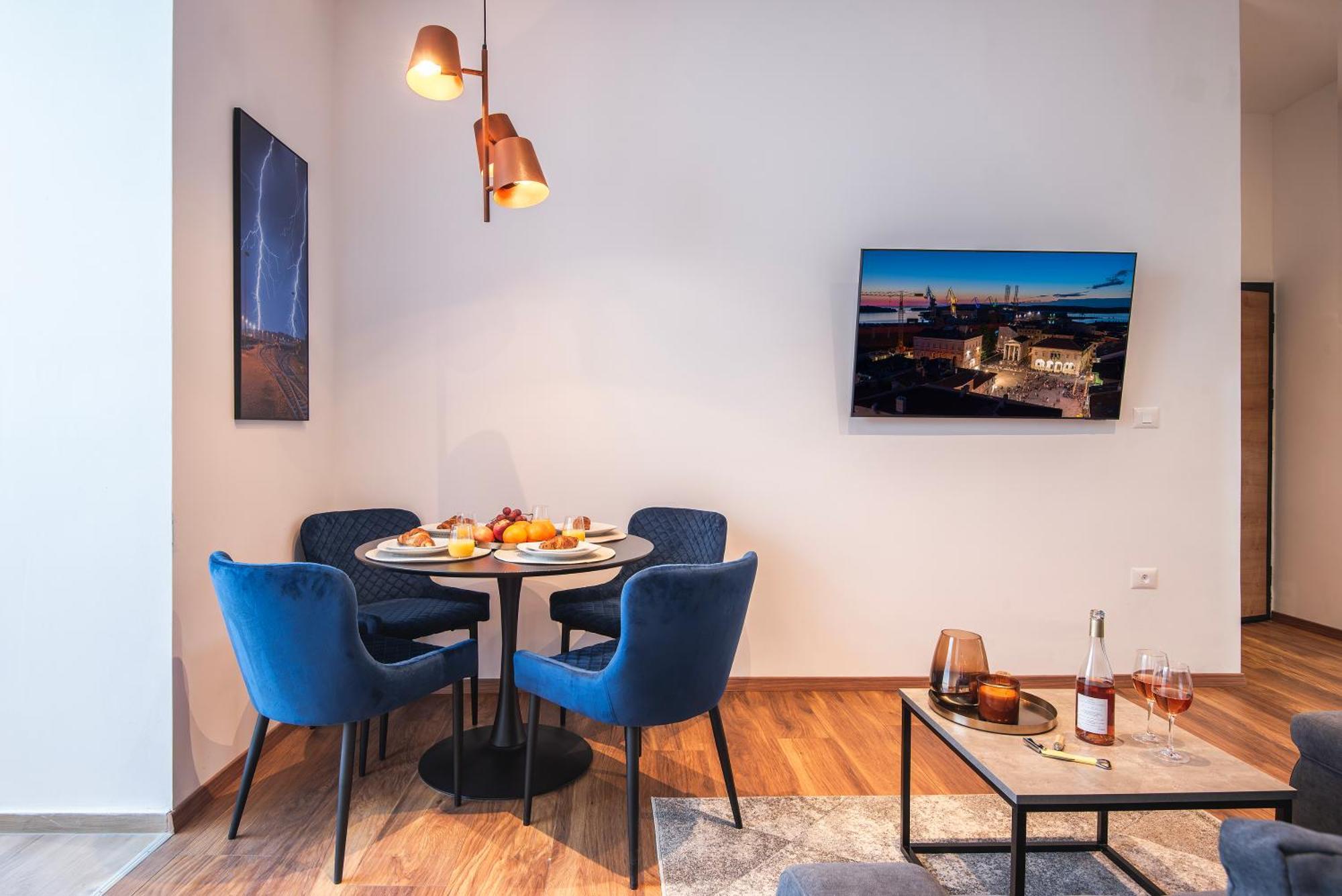 D&A Central Luxury Apartments With Free Parking Pula Ngoại thất bức ảnh